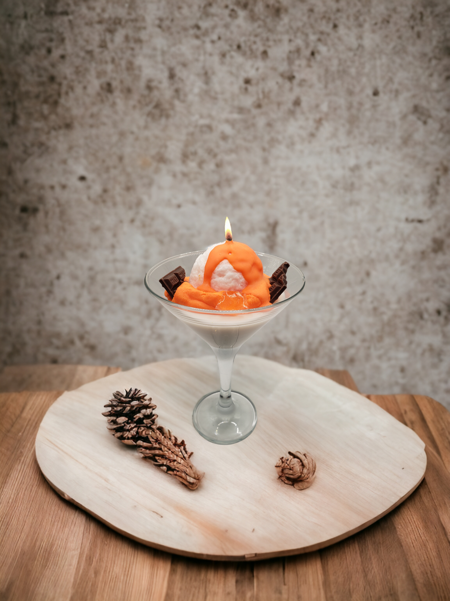 VELA DE COPA DE HELADO DE NATA CON SIROPE DE NARANJA