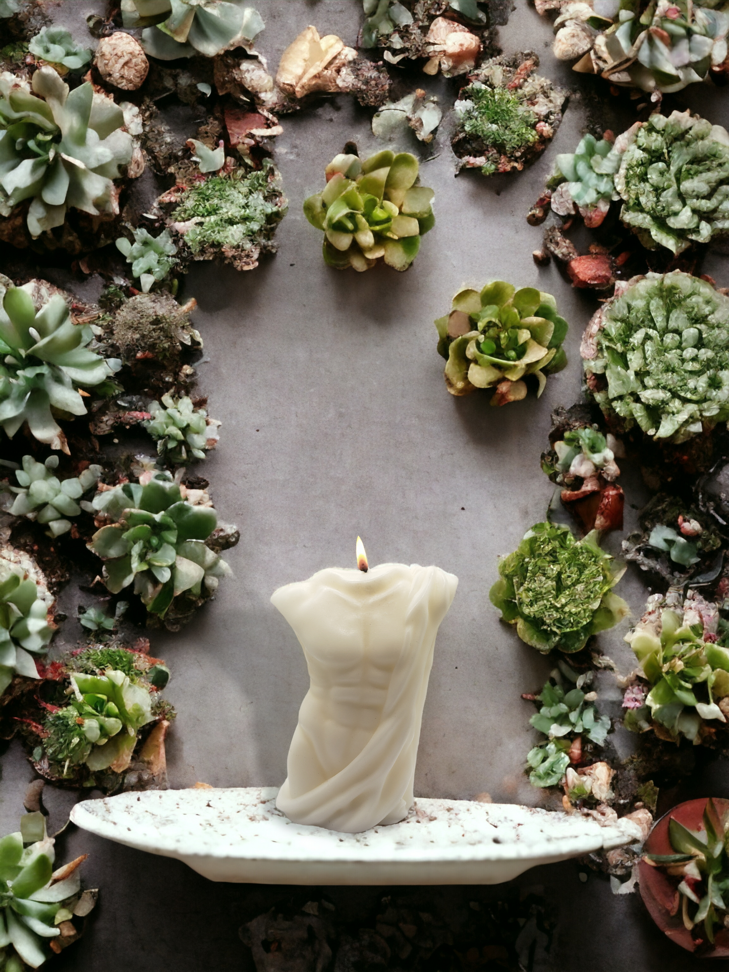 ESCULTURA MASCULINA EN LLAMAS